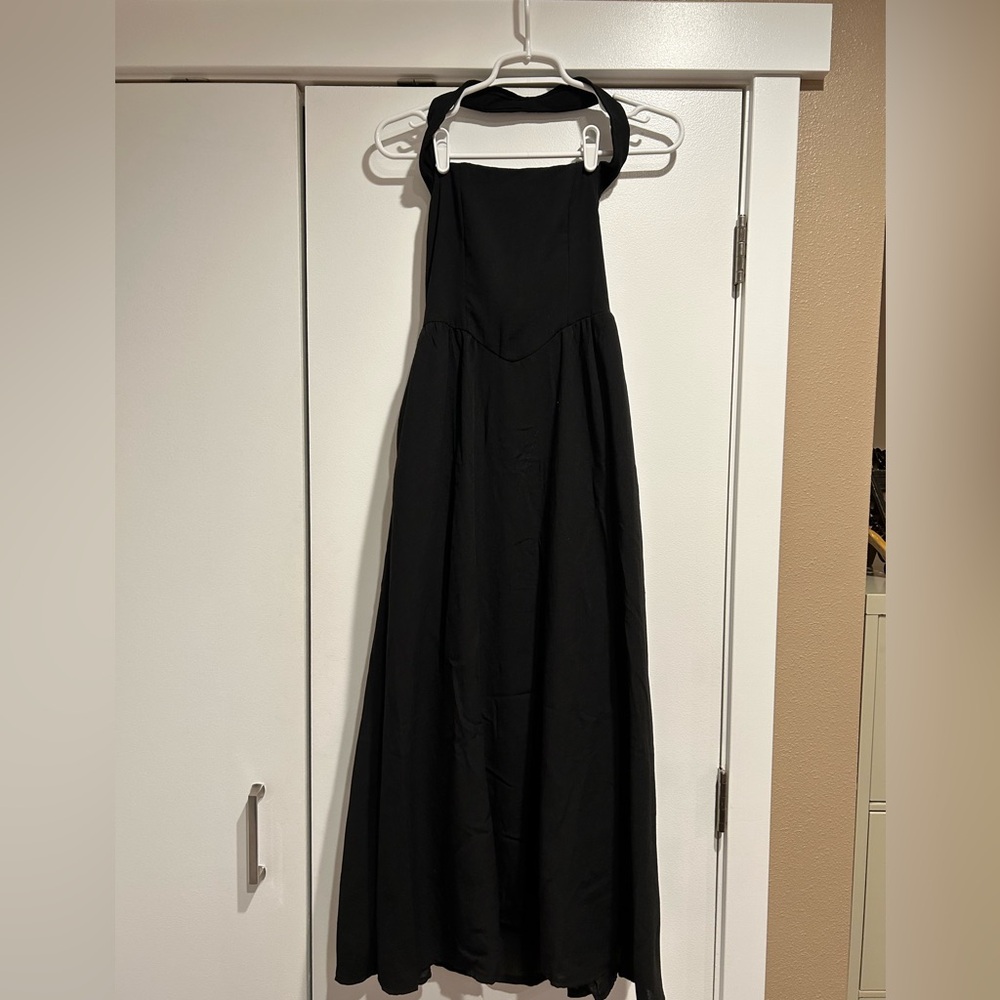 Black lined halter sun dress w/pockets